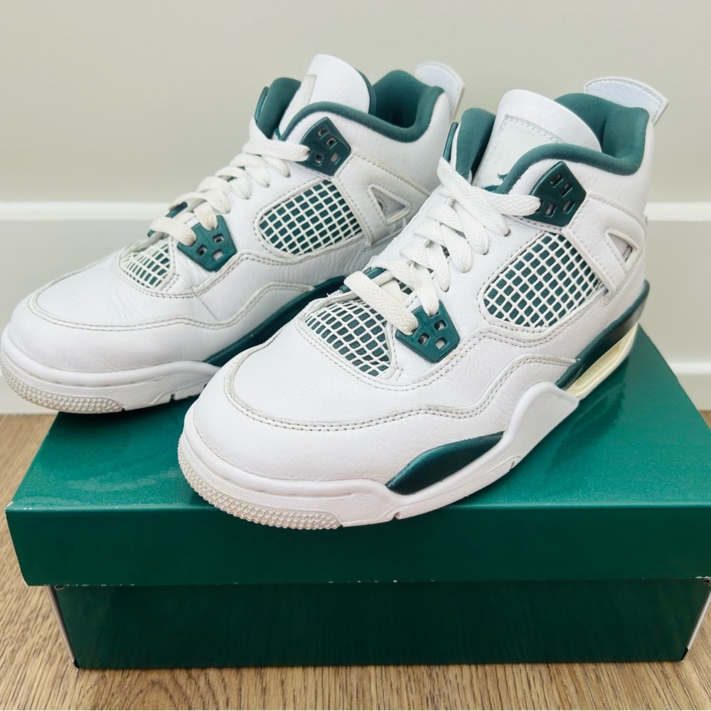 Jordan Kids Air Retro 4 Sneakers in White and Green (5Y)